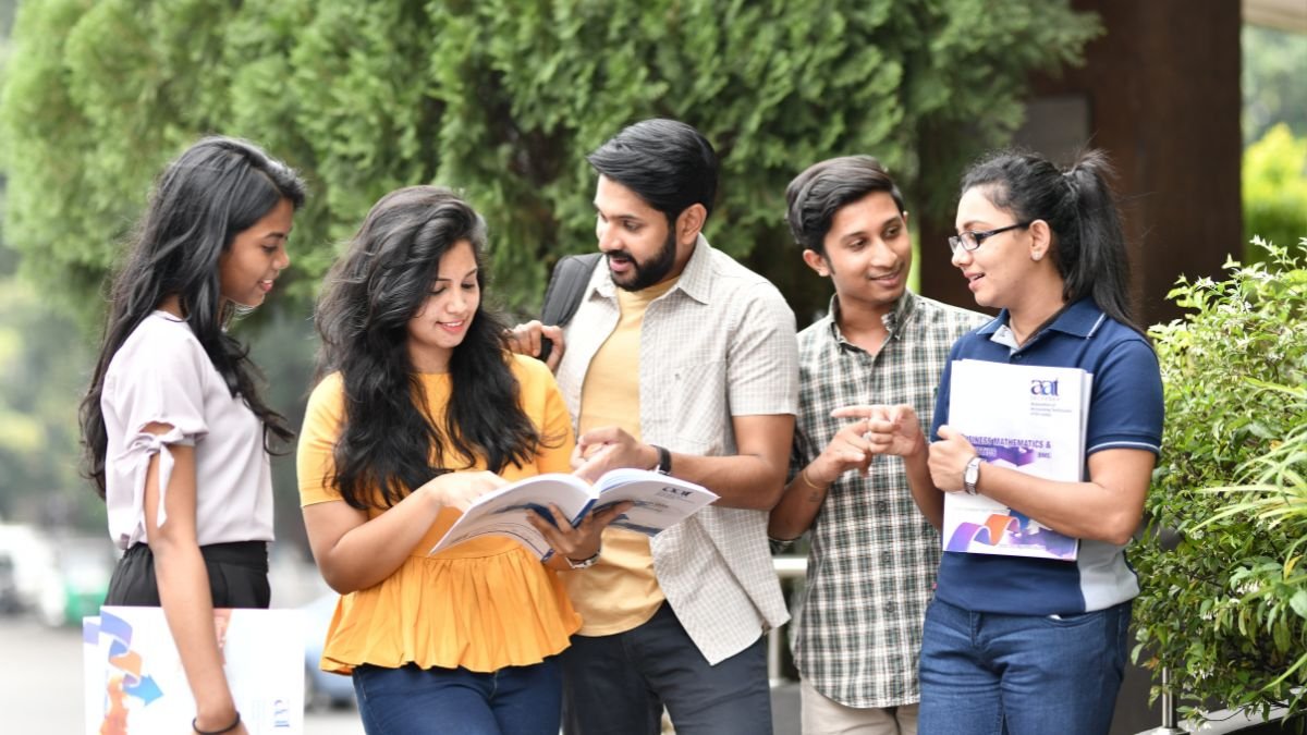 15+ Government Jobs In India After 10th And 12th You Can Apply For: Indian Army, Railways, State Police Services And More